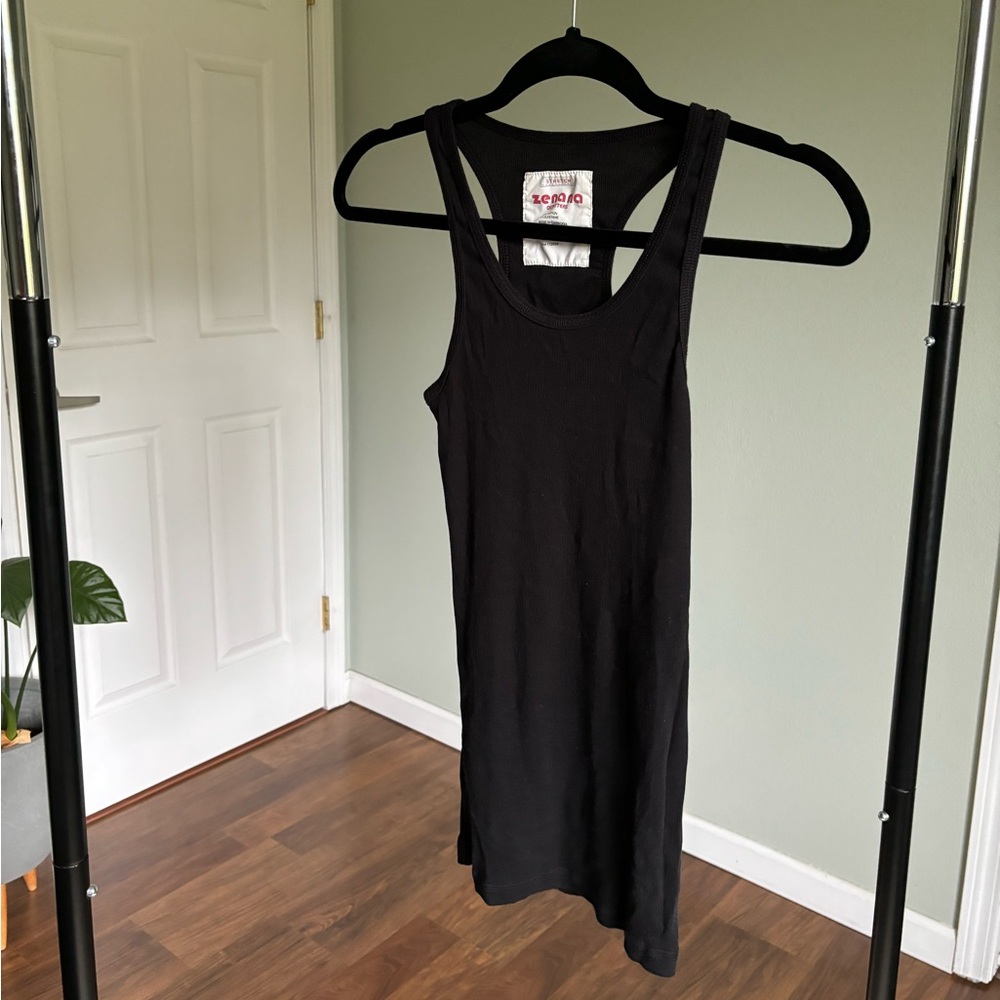 Zenana outfitters black tank